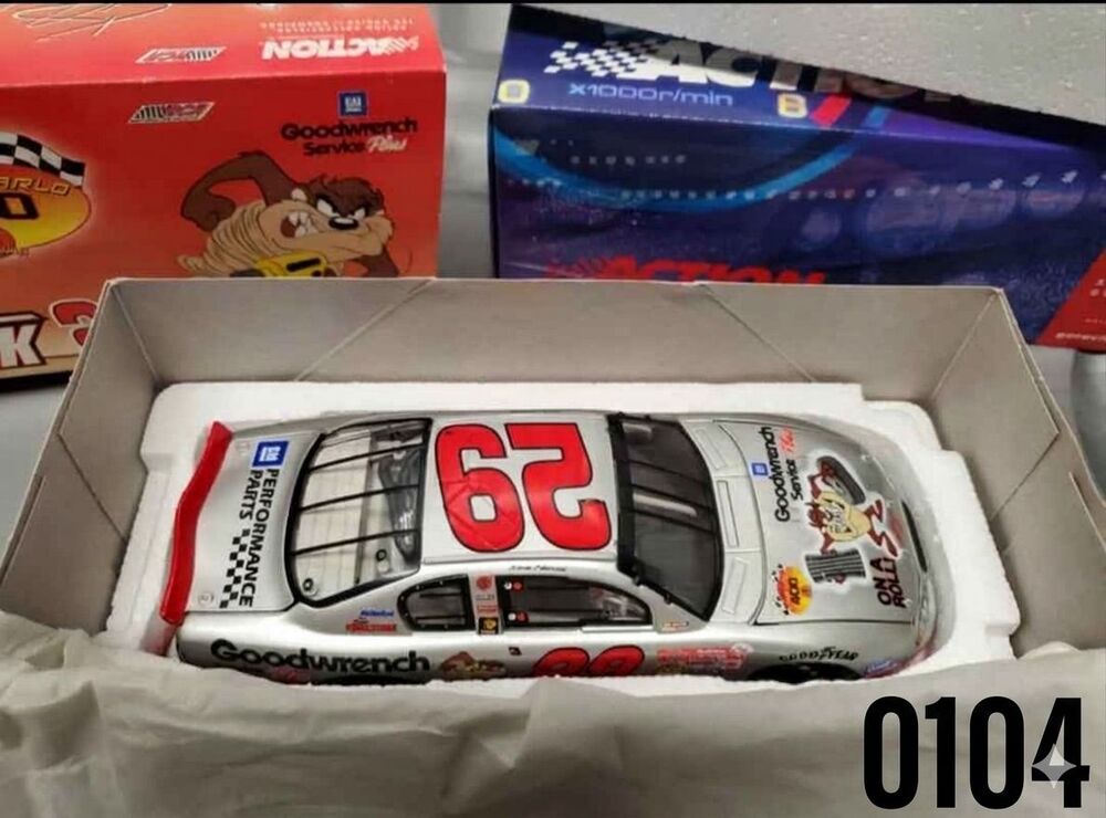 Kevin Harvick 2001 #29 GM Goodwrench Looney Tunes Taz 1:24 Action Diecast -0104